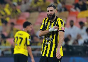 法媒：格雷米奥主席候选人曾用引进本泽马作为竞选筹码